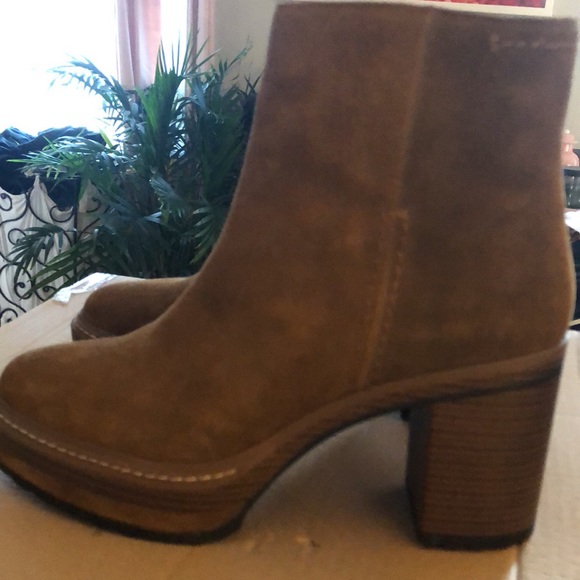 Steve Madden Saniya Booties Sz. 9 1/2M EUC - Picture 7 of 7